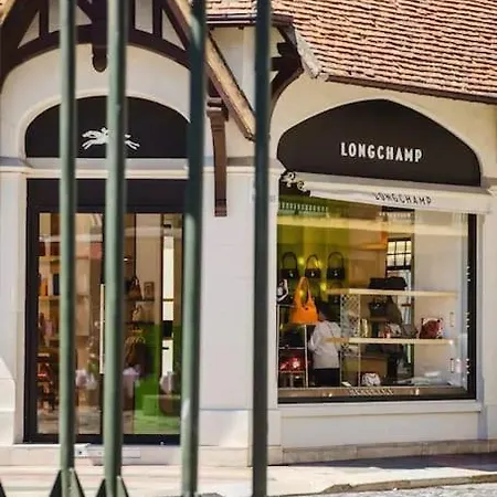 Casa de Férias La Charmante Maison Blanche