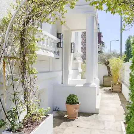 La Charmante Maison Blanche * Deauville