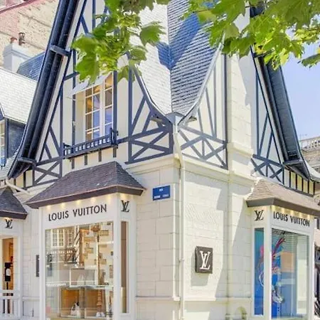 La Charmante Maison Blanche * Deauville