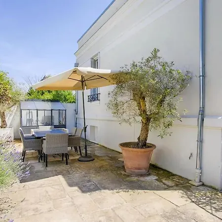 La Charmante Maison Blanche Holiday home *