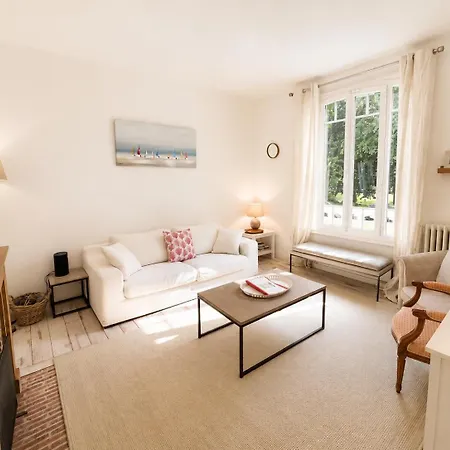 La Charmante Maison Blanche *