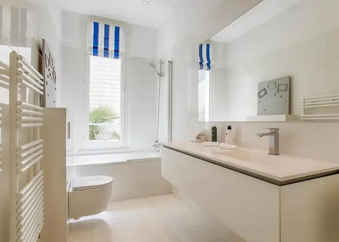 La Charmante Maison Blanche *