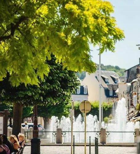 Holiday home La Charmante Maison Blanche Deauville