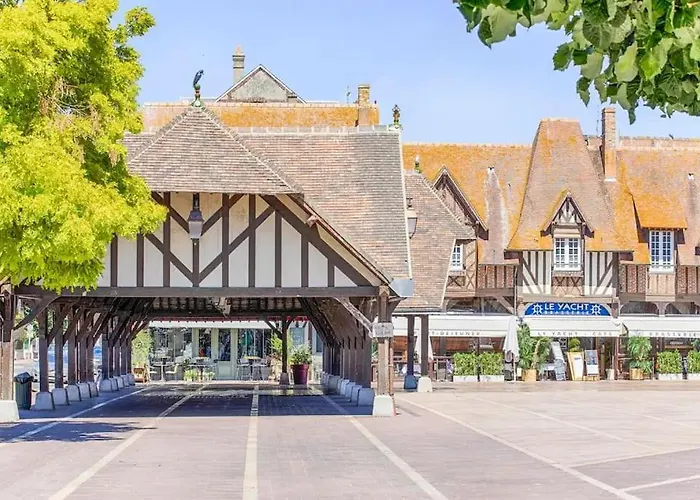 La Charmante Maison Blanche